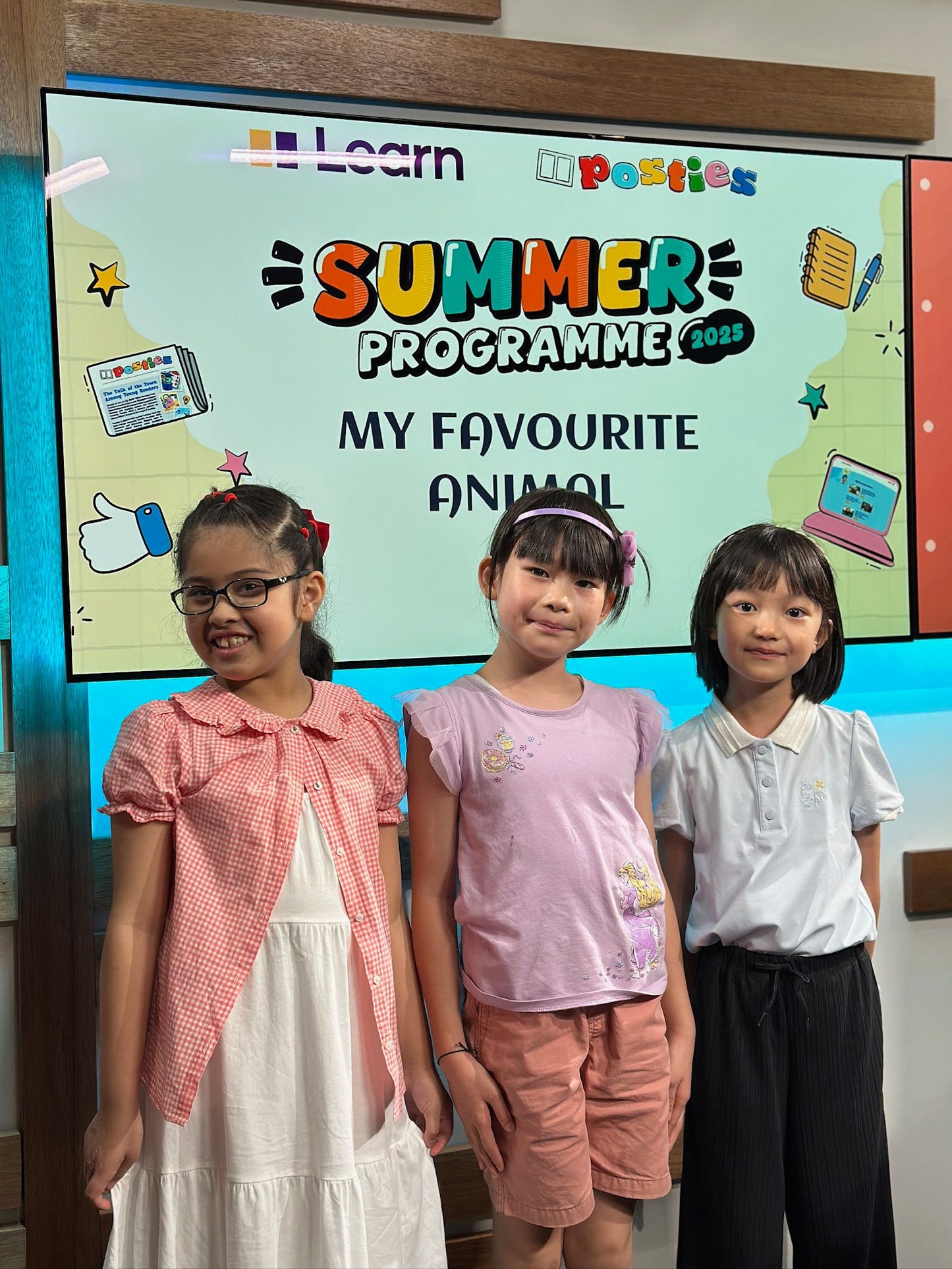 Junior Anchors of Joy: A Holiday Adventure | 冬日新聞小主播 (Age 6-8)